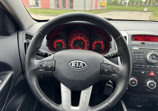 Kia Ceed cena 24900 przebieg: 145000, rok produkcji 2010 z Rymanów małe 631